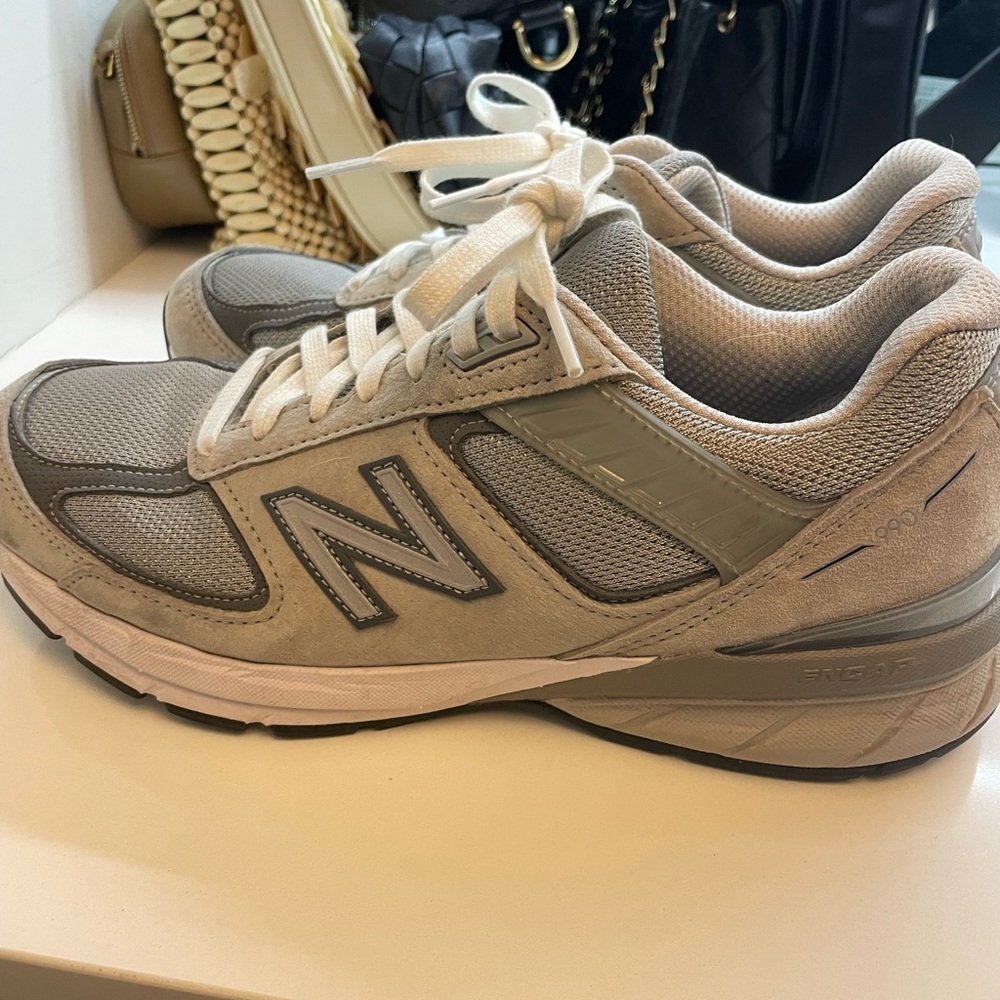 New Balance 990